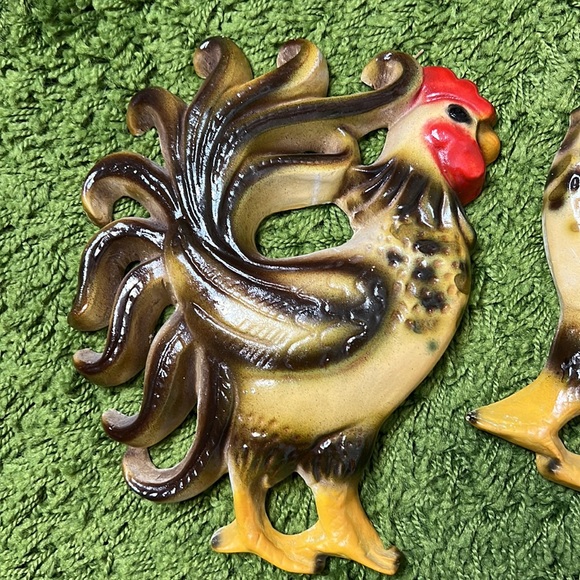Vintage mid century folk art style chalkware roosters wall art - Picture 2 of 8